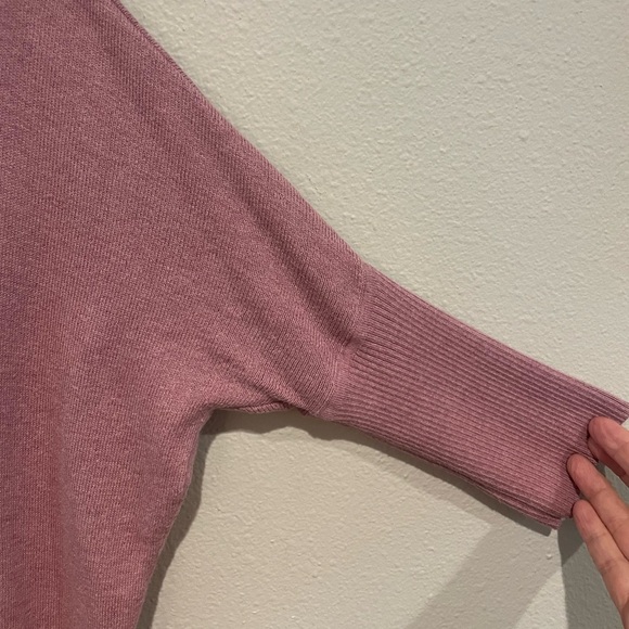 Matty M Mauve V neck Dolman sleeve Oversized Sweater. Size Small - Picture 3 of 5